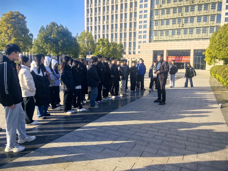 共绘逃生图 安全记心中1.jpg