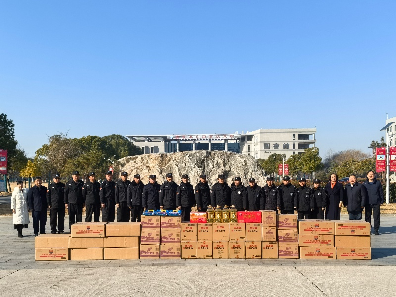 校领导检查校园安全并慰问在校师生员工1.jpg